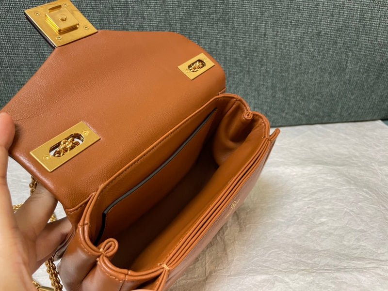 BORSA A TRACOLLA IN PELLE ONE STUD MARRONE