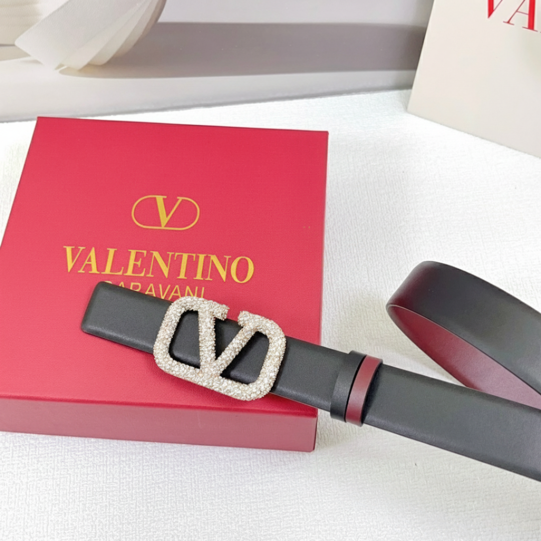 Reversible VLogo Signature belt in black glossy calfskin with crystals