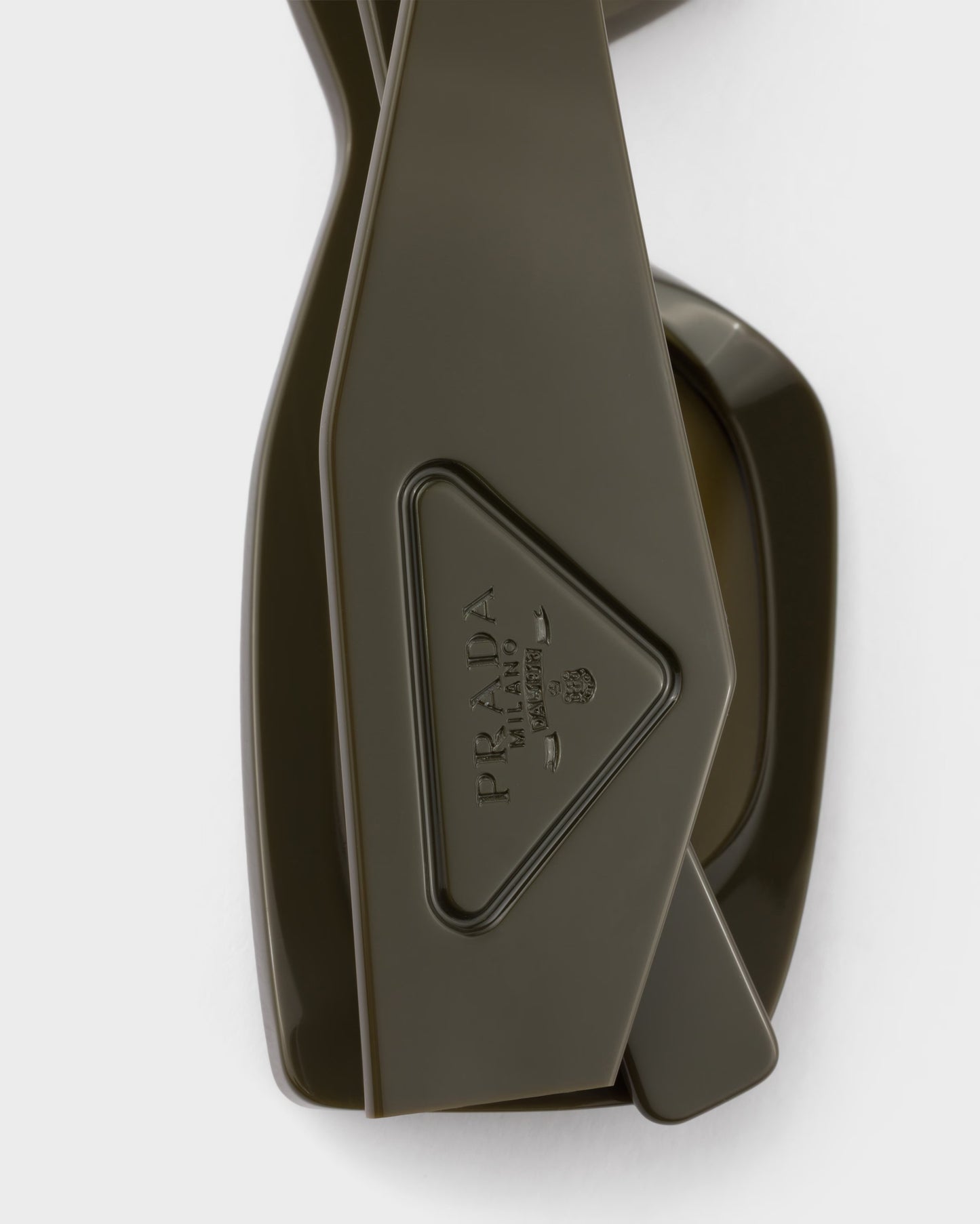 Sunglasses with Triangle logo and olive lenses