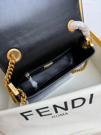 Portafoglio On Chain Baguette in nappa nero