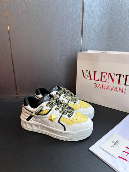 One Stud XL low-top sneakers in white/yellow nappa leather