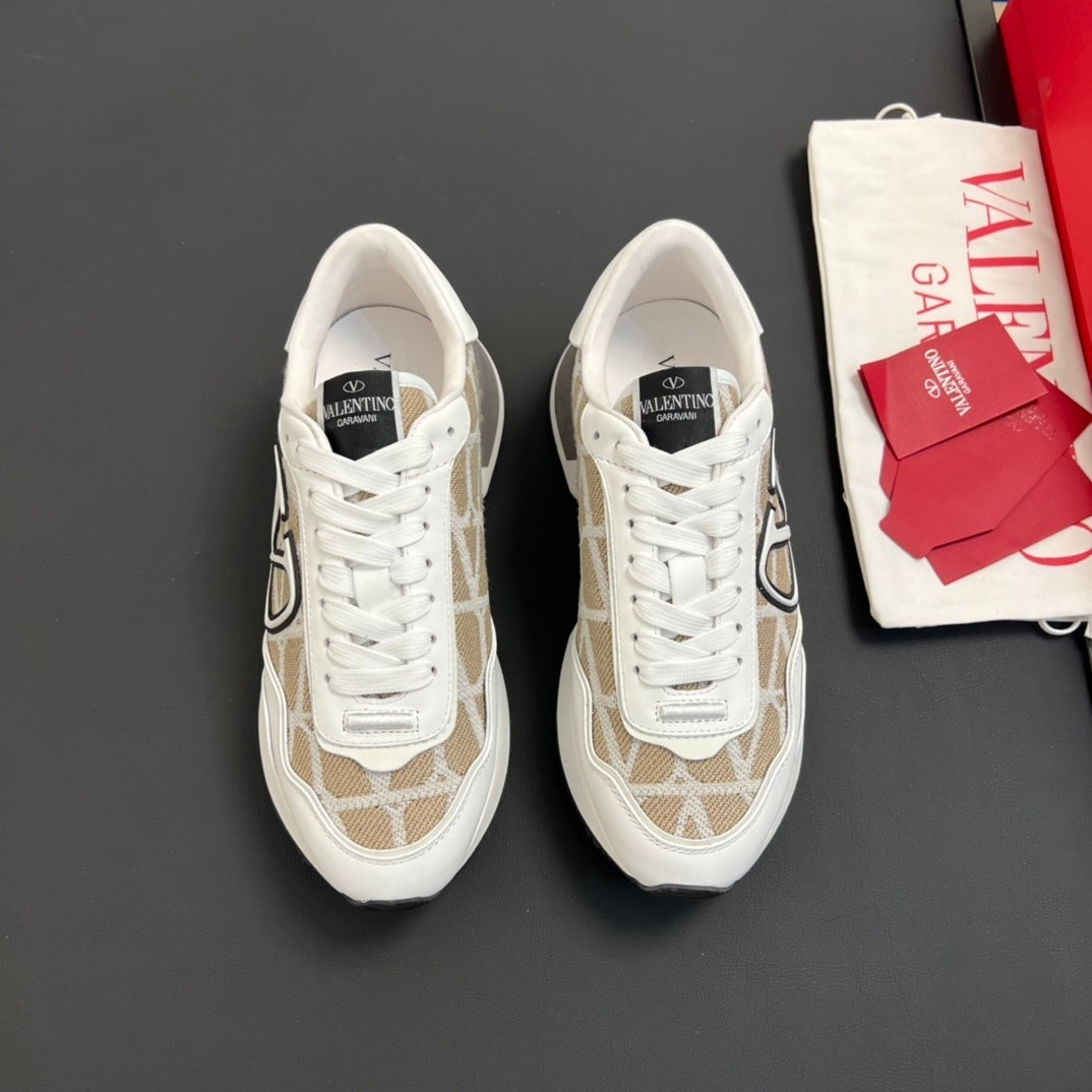 Lacerunner sneakers with Iconographe Toile suede trim