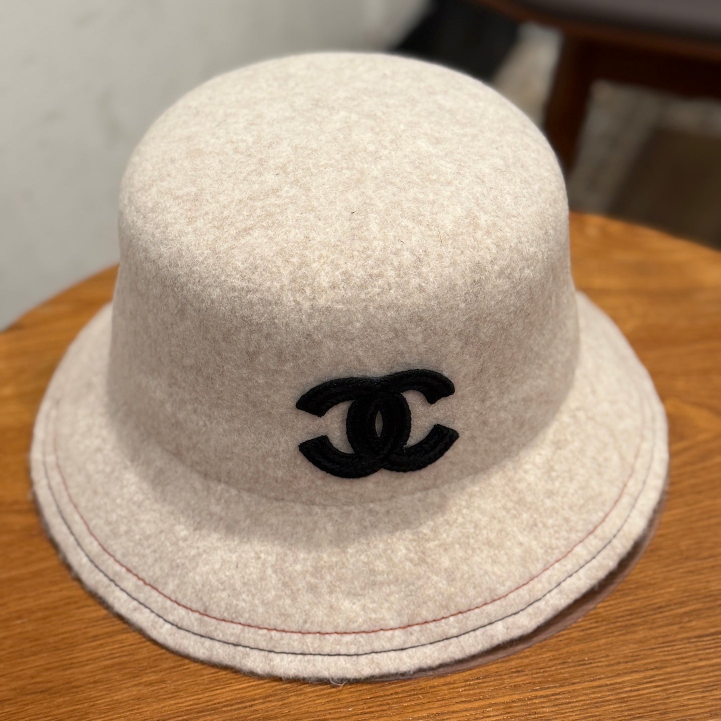 Cappello a secchiello in misto cashmere/lana