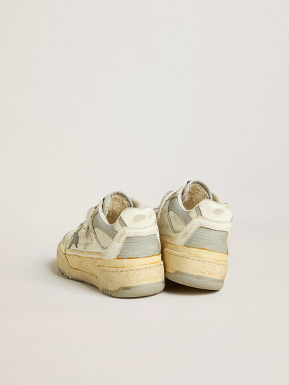 Forty2 in pelle bianca e lacci con cristalli Swarovski e stella grigia