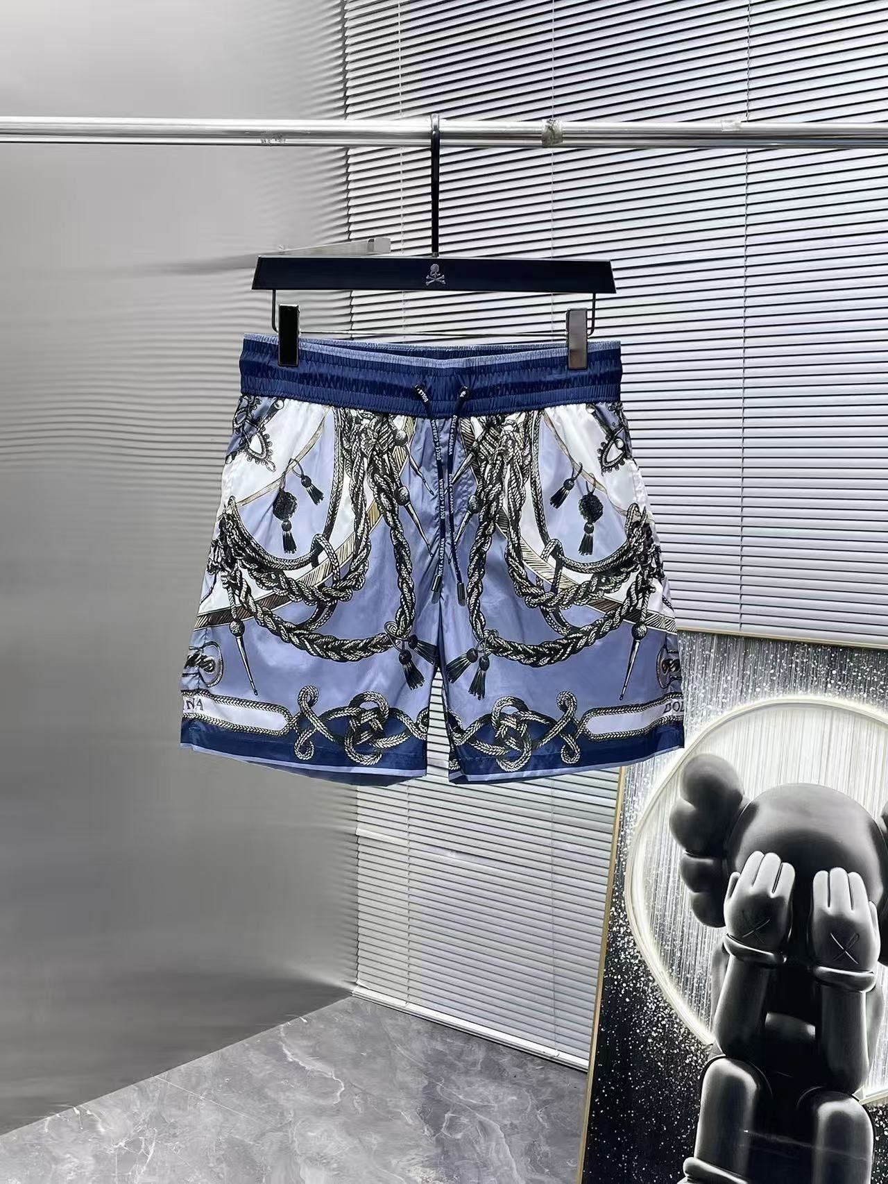 Costume da bagno con stampa blu