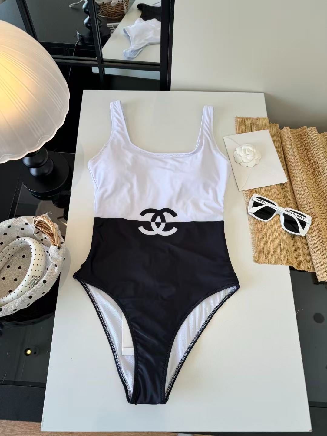 Costume Intero Bicolore Bianco e Nero