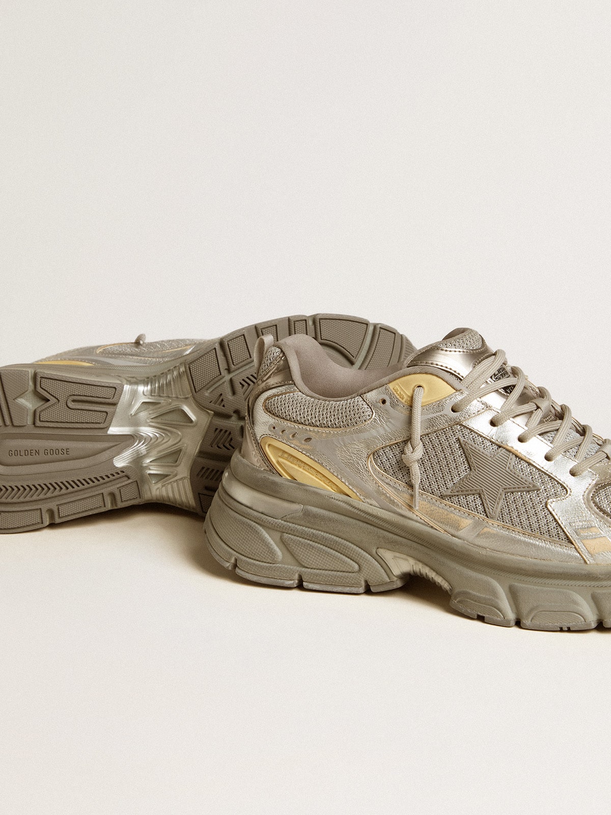 Lightstar in laminated silver leather and mesh with a grey star