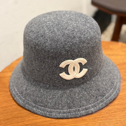Cappello a secchiello in misto cashmere/lana