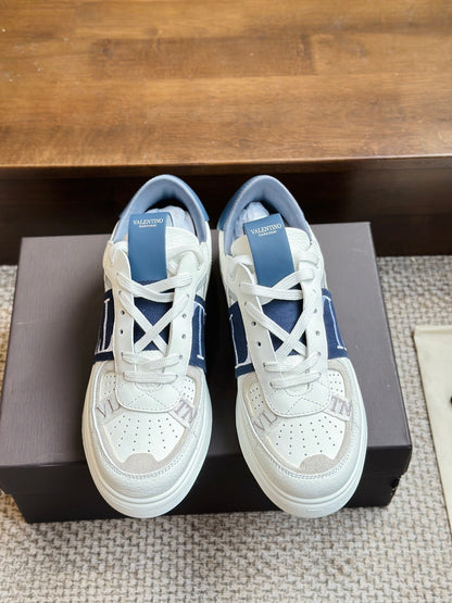 VL7N Sneakers in white/blue leather