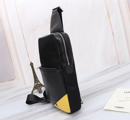 Borsa a tracolla nera e gialla con insetti