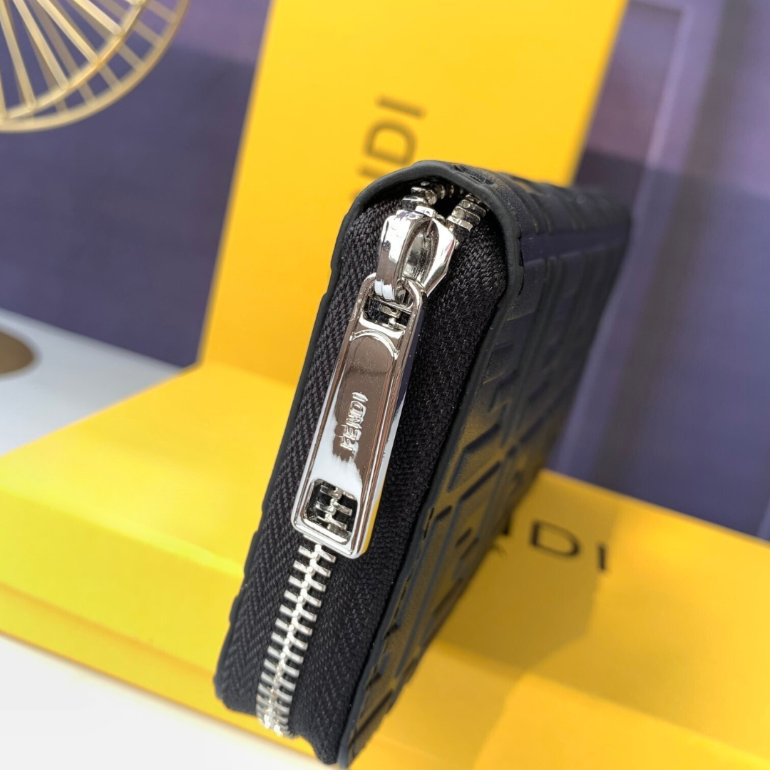 Portafoglio con chiusura a zip in pelle Zucca Nero