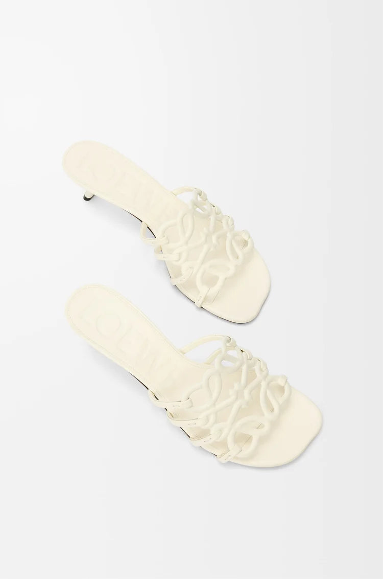 Slide Anagram Petal con taco in morbida pelle bianca