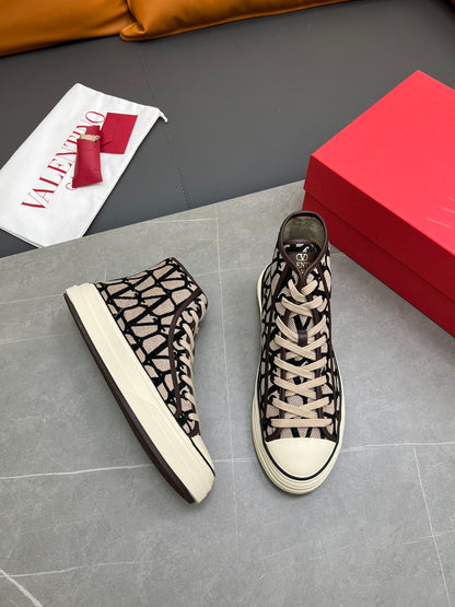 Toile Iconographe Totaloop high-top sneakers in beige/black