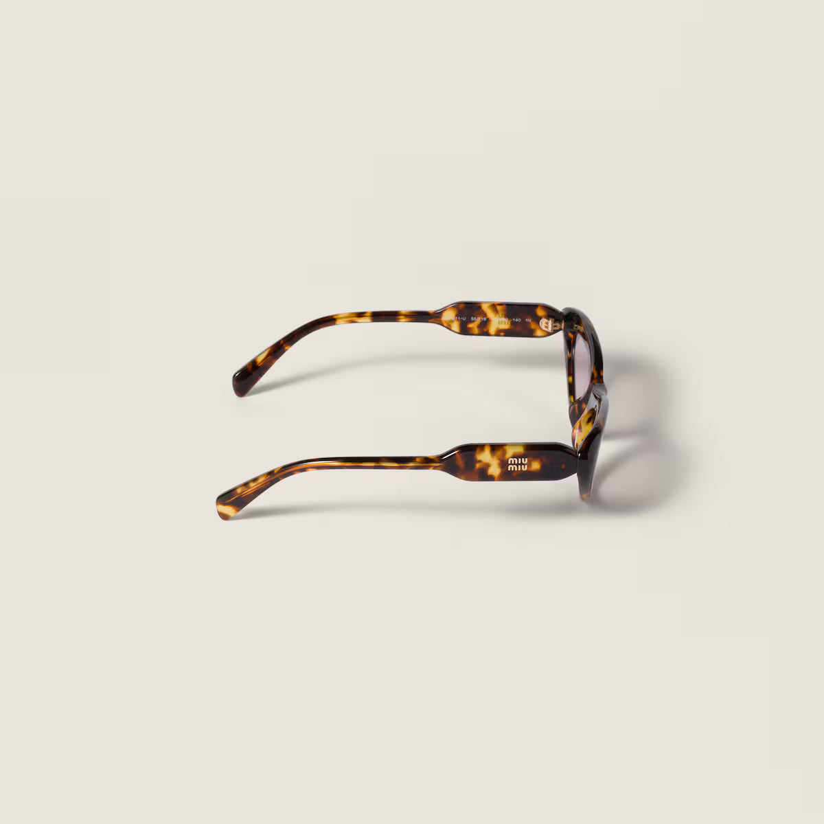 Cat-Eye-Sonnenbrille mit rosa Gläsern