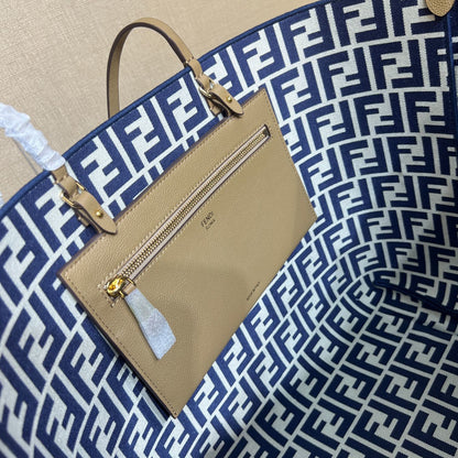 Borsa shopper grande reversibile in tessuto FF a righe Pequin e blu notte