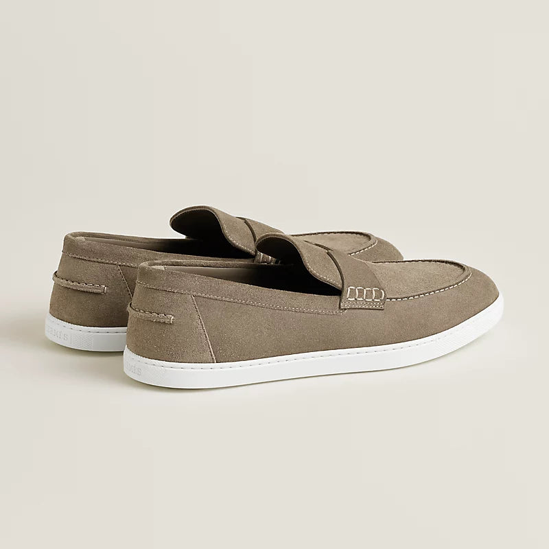 Job loafer in étoupe suede