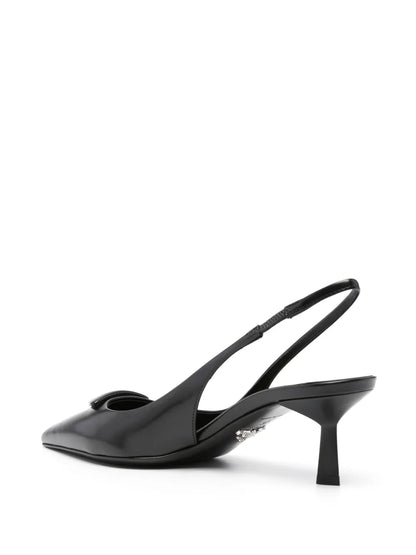 Decolleté in pelle con cinturino sul tallone nero