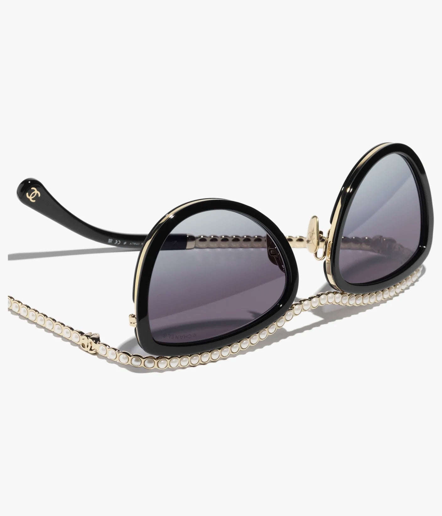 Occhiali da sole Cat Eye in acetato con lenti nere e grigie e perle finte