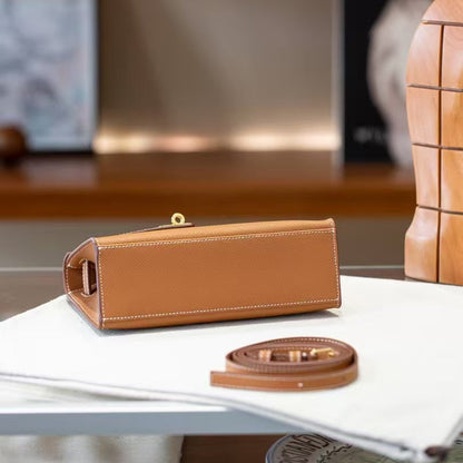 Kelly Pochette - Gold Epsom