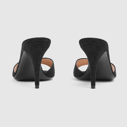 Women's slider sandal with black fabric clamp