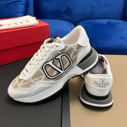 Lacerunner sneakers with Iconographe Toile suede trim
