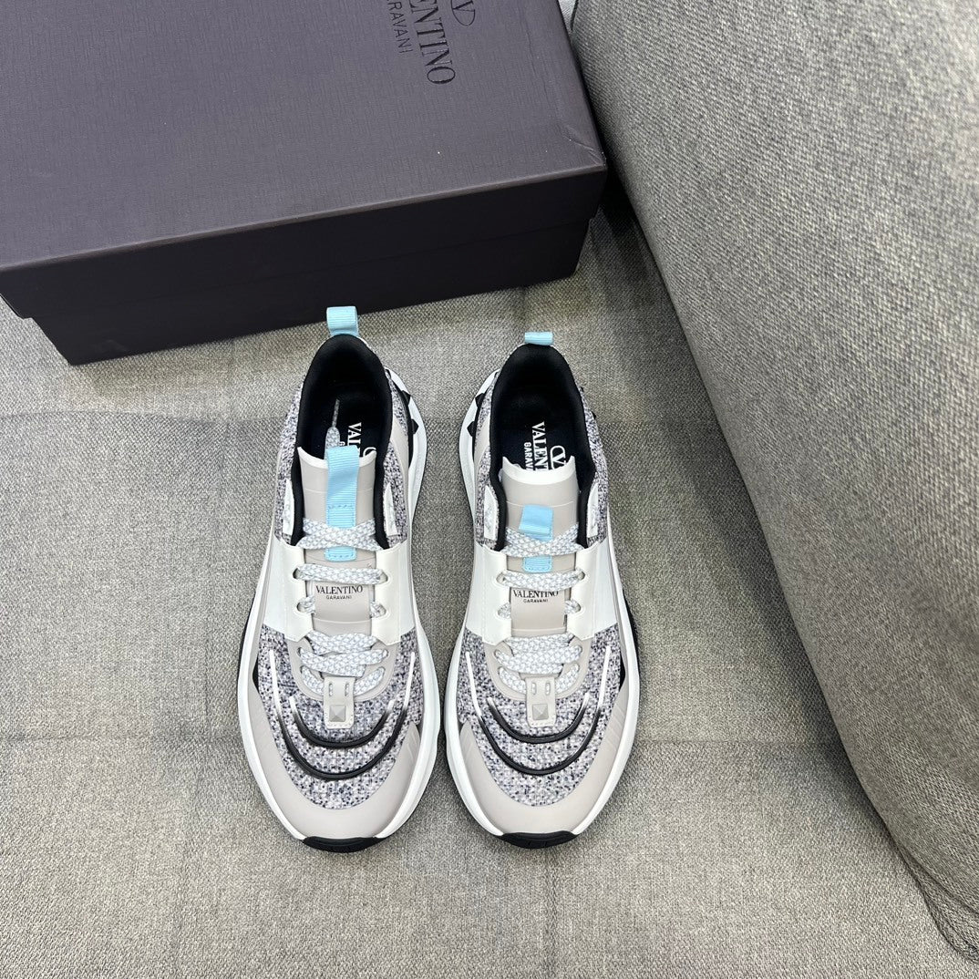 True Act Low Top Sneaker In Mesh Gray