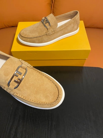 Mocassini con chiusura in camoscio beige