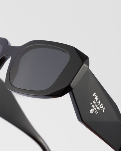 Geometric PP Symbole sunglasses in black