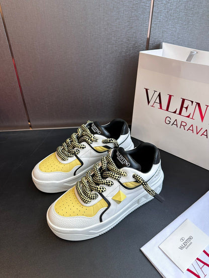 One Stud XL low-top sneakers in white/yellow nappa leather