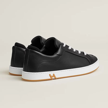 Kids' black/gold sneaker