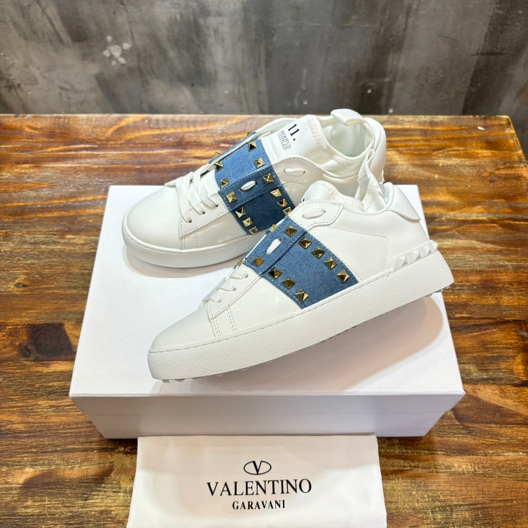 VLTN Rockstud Open leather sneakers in white/blue