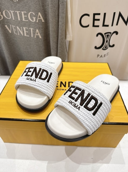Sunshine FF sandals in white raffia