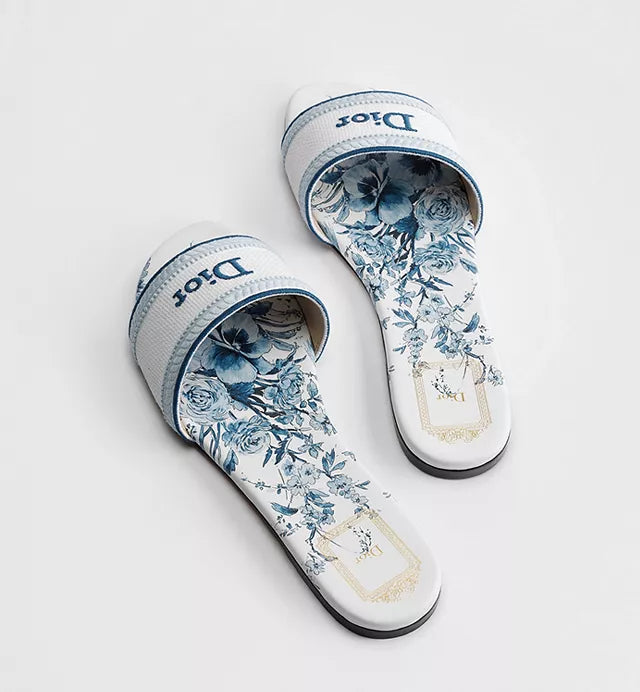 Dway Dioriviera Slide with white and blue Toile de Jouy Floral Garden motif