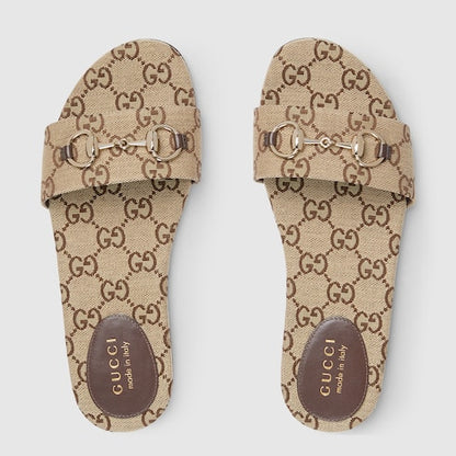 Women's slider sandal with dark beige and brown GG fabric clamp