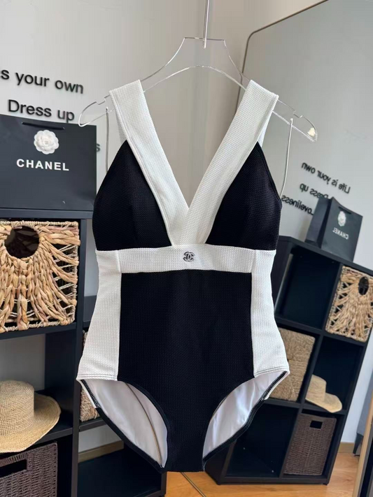 Costume Intero Bicolore Nero e Bianco Testurizzato