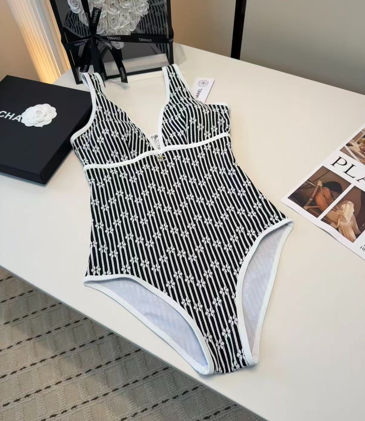 Costume Intero a Righe Bianco e Nero