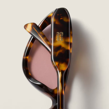 Cat-Eye-Sonnenbrille mit rosa Gläsern