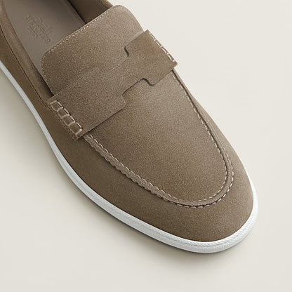 Job loafer in étoupe suede