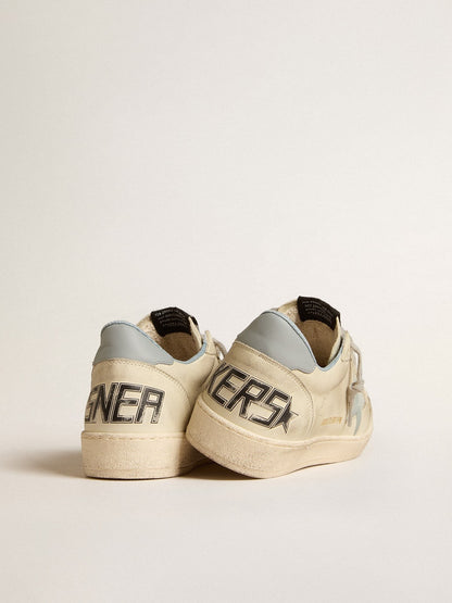 LTD con stella in plastica azzurro chiaro e talloncino in pelle sul retro