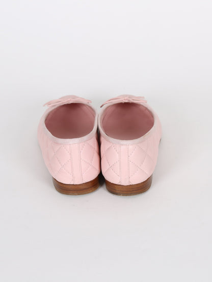 Pink quilted lambskin ballerinas