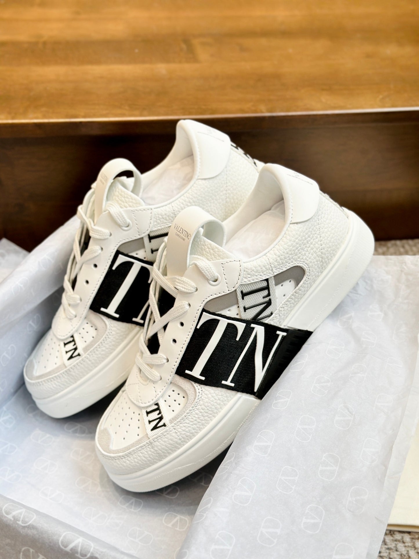 VL7N Sneakers in white/black leather