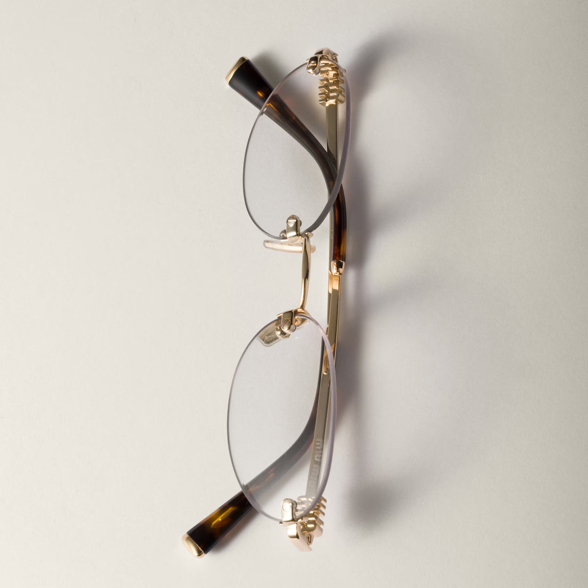 Sunglasses oval clear lenses Blu-ray