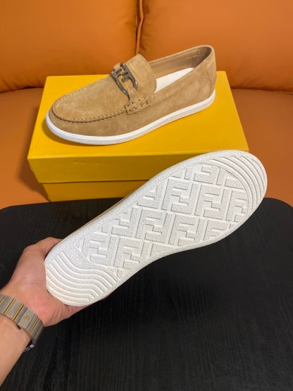Mocassini con chiusura in camoscio beige