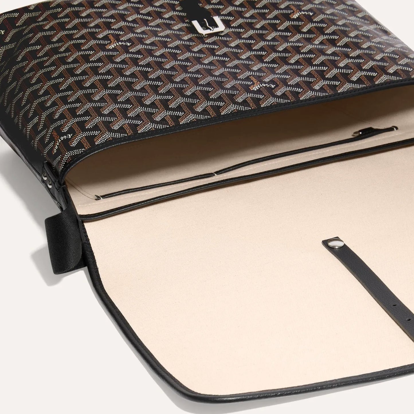 Capetien MM Messenger Bag Black