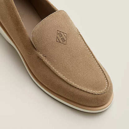 Low loafer in beige suede
