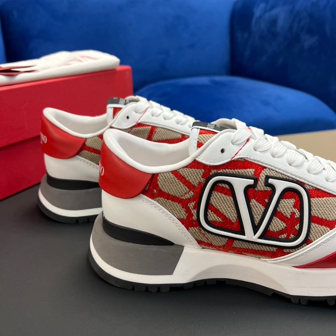 Lacerunner with red suede trim