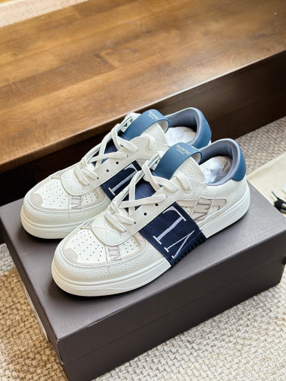 VL7N Sneakers in white/blue leather