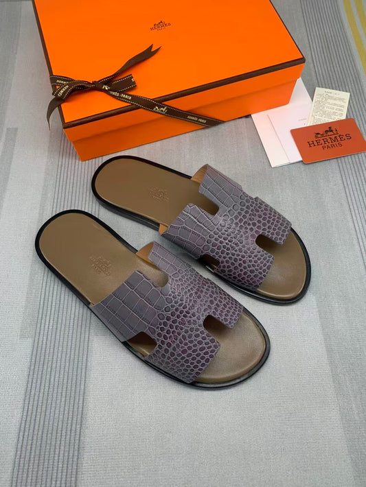 Men's Izmir sandals in grey crocodile print leather