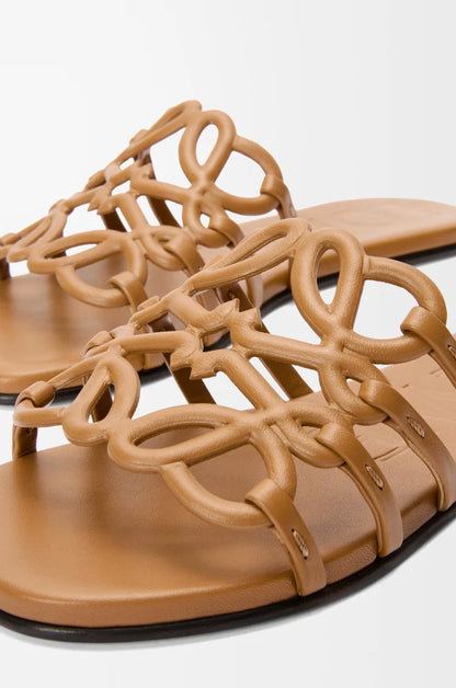 Slide Anagram Petal in morbida pelle Camel