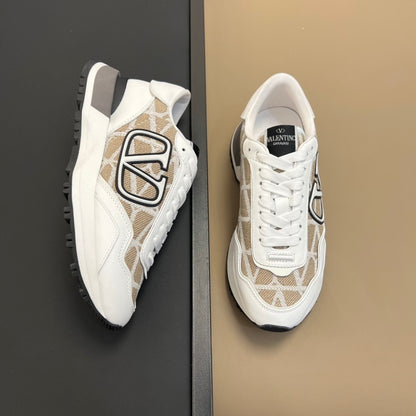 Lacerunner sneakers with Iconographe Toile suede trim